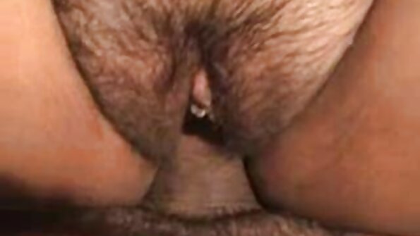 கன்னிப் பெண் ஈரமான சுயஇன்பம்