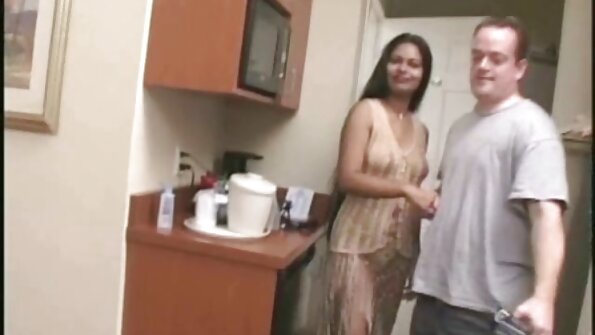 நான் என் பெண்ணை சுயஇன்பம் செய்கிறேன்