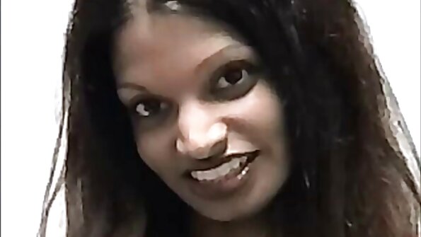 சமையலறை மேசையில் என் காதலியை புணர்ந்தேன்